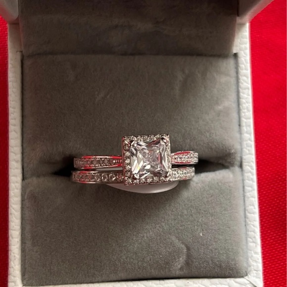 Engagement Set of Rings Sterling Silver size 9 - Picture 4 of 6